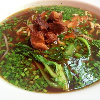 牛肉醤油ラーメン